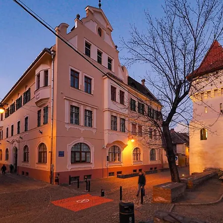 Apartment Papiu 9